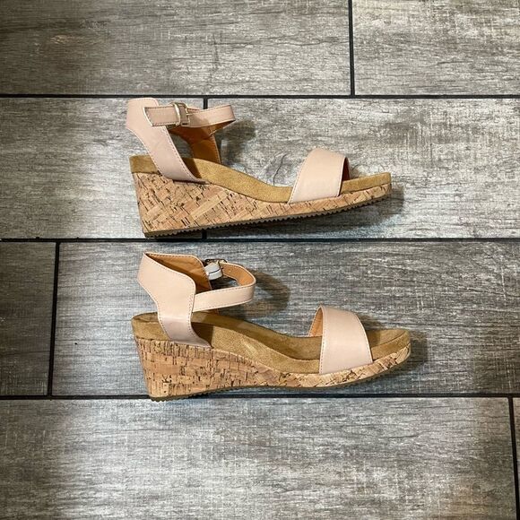 NWT Dream Pairs Wedge Sandal - Picture 8 of 13